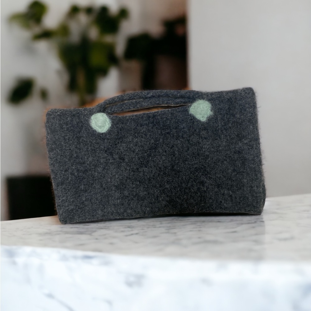 BOILED WOOL‎ PURSE W/Snap Closure.EUC Unique.